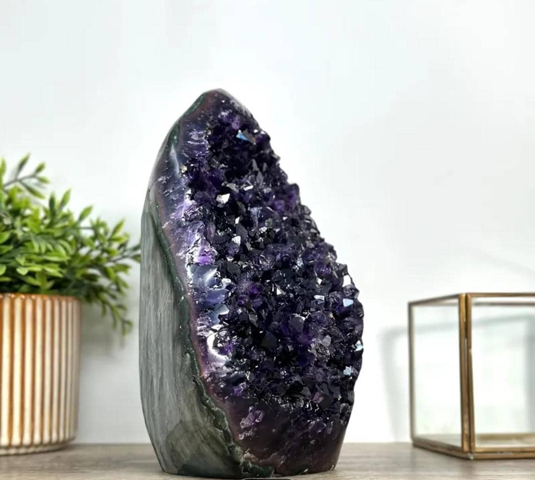 Mid Size Amethyst Gorde 38kg