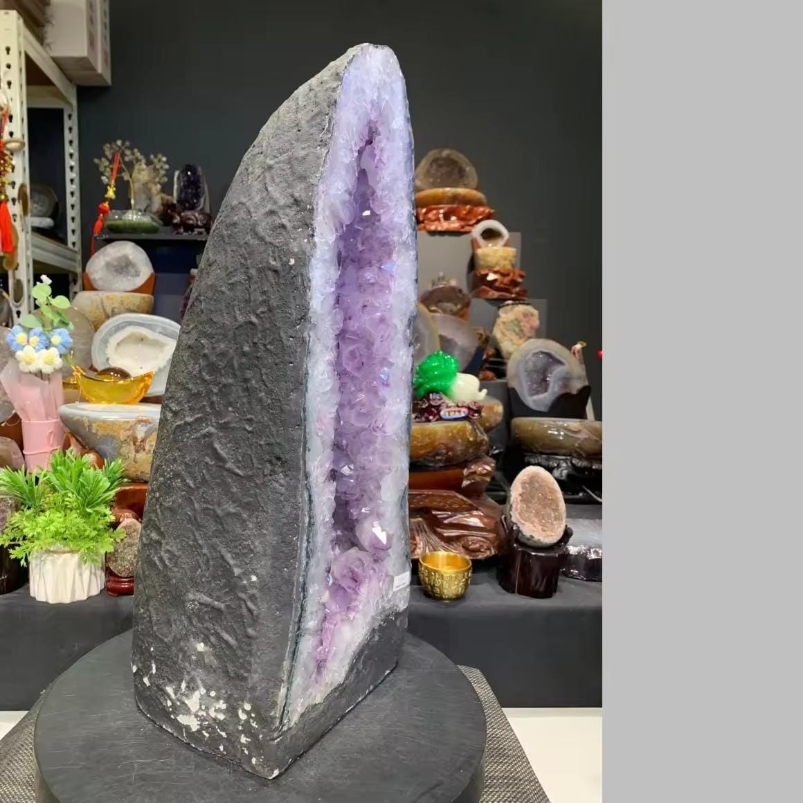 Amethyst Gorde Crystal Cave